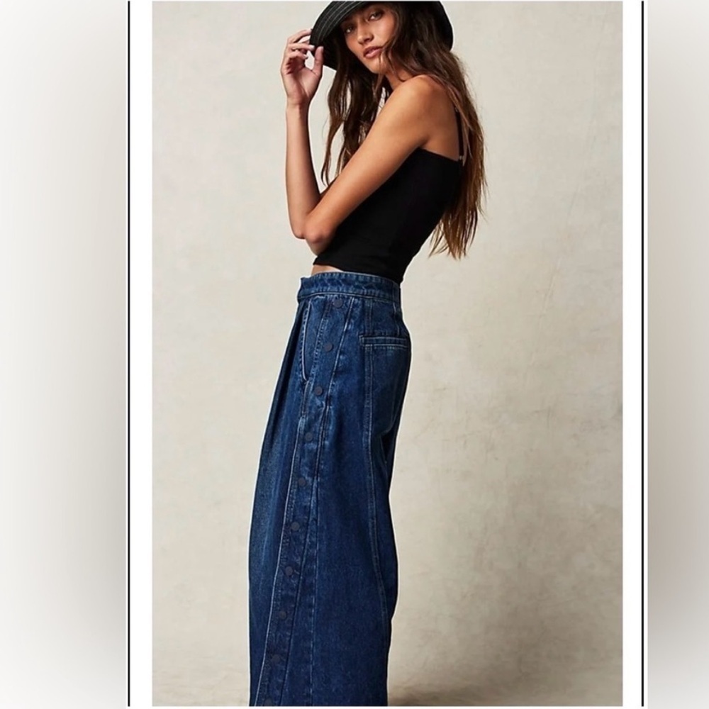 New! We the free- Time Warp Wide Leg Jeans Buttons TO THE SIDE 👖 Sz 26 NWT - Picture 4 of 7